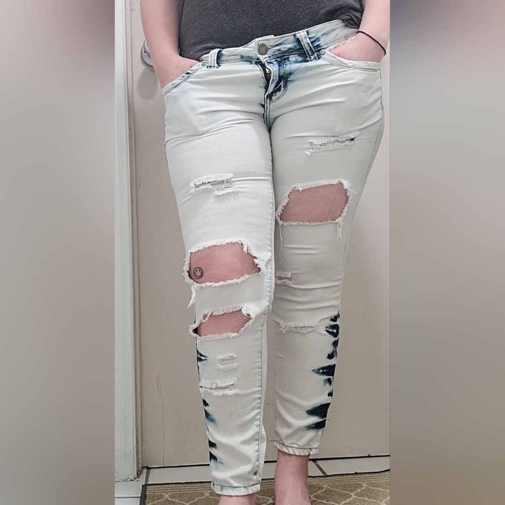 Vip acid wash ripped jeans